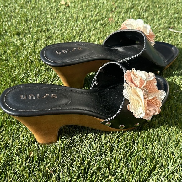 UNISA Black leather mule with flower appliqué with synthetic heal size 8.5 - Picture 6 of 12